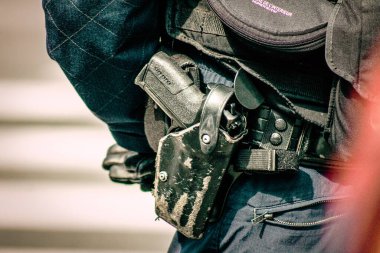 Fransız Ulusal Polisi 'nin özel çevik kuvvet ekipmanlarına yakın çekim