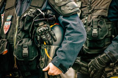Fransız Ulusal Polisi 'nin özel çevik kuvvet ekipmanlarına yakın çekim