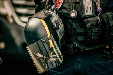 Fransız Ulusal Polisi 'nin özel çevik kuvvet ekipmanlarına yakın çekim