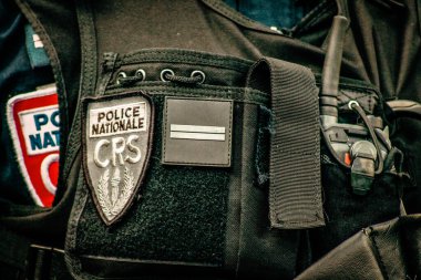 Fransız Ulusal Polisi 'nin özel çevik kuvvet ekipmanlarına yakın çekim