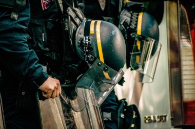 Fransız Ulusal Polisi 'nin özel çevik kuvvet ekipmanlarına yakın çekim