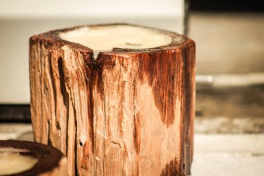 Limasol Kıbrıs Rum Kesimi 30 Haziran 2020 'de Kıbrıs adasındaki eski Limasol kentindeki bir el sanatları atölyesinde satılan dekoratif eşyaların kapatılması