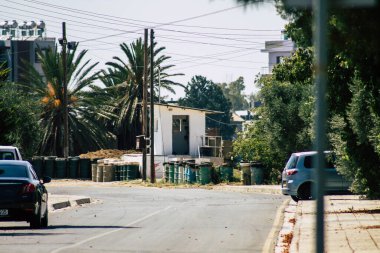 Lefkoşe Kıbrıs 04 Temmuz 2020 Kıbrıs Rum-Türk tampon bölgesinin bölünmüş Kıbrıs Rum Kesimi 'nin başkenti Lefkoşe' deki Birleşmiş Milletler Barış Gücü tarafından kontrol edilmesi