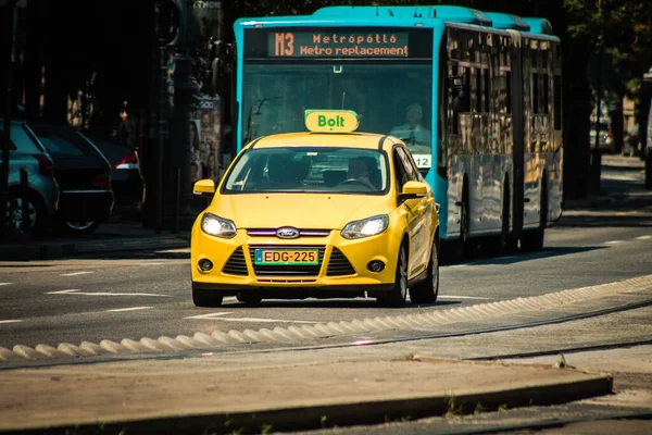 Budapest Hungría Julio 2020 Vista Taxi Húngaro Amarillo Tradicional Para —  Fotos de Stock