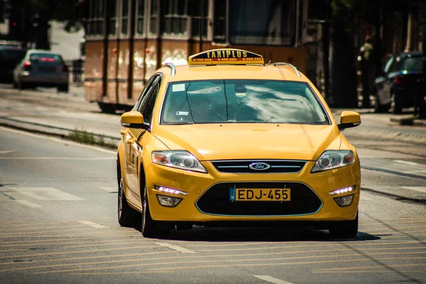 Budapest Magyarország Július 2020 Egy Hagyományos Sárga Magyar Taxi Megtekintése — Stock Fotó