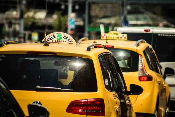 Budapest Hungary July 2020 View Traditional Yellow Hungarian Taxi Passengers — Stock Photo, Image