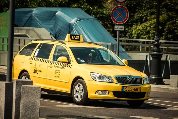 Budapest Hongrie Juillet 2020 Vue Taxi Traditionnel Hongrois Jaune Pour — Photo