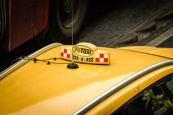 Budapest Hungary July 2020 View Traditional Yellow Hungarian Taxi Passengers — Stock Photo, Image