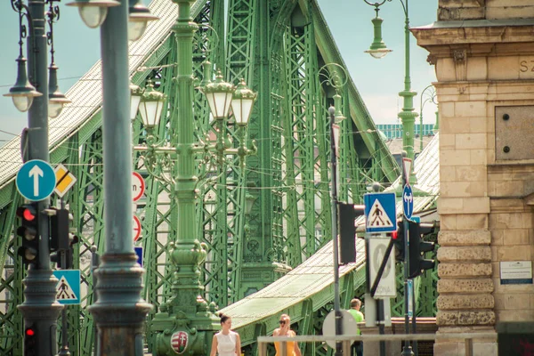 부다페스트 헝가리 July 2020 View Szechenyi Chain Bridge 다뉴브강을 가로질러 — 스톡 사진