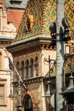 Budapeşte Macaristan 11 Temmuz 2020 'de Macaristan' ın başkenti ve Macaristan 'ın en kalabalık şehri olan Budapeşte' nin merkezindeki Merkez Pazar Salonu 'nun mimarisi