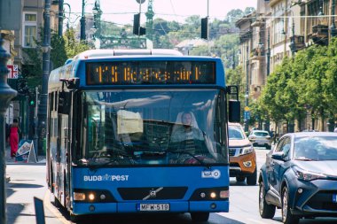 Budapeşte Macaristan 11 Temmuz 2020 Macar halk otobüsü, Macaristan 'ın başkenti Budapeşte' nin sokaklarında ve toplu taşıma sisteminin bir parçası olan yolculara yönelik.