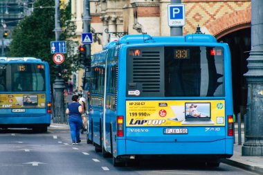 Budapeşte Macaristan 11 Temmuz 2020 Macar halk otobüsü, Macaristan 'ın başkenti Budapeşte' nin sokaklarında ve toplu taşıma sisteminin bir parçası olan yolculara yönelik.