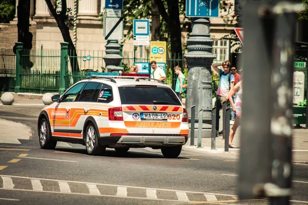 Budapest Hungary July 2020 Вид Традиційний Угорський Поліцейський Автомобіль Їде — стокове фото