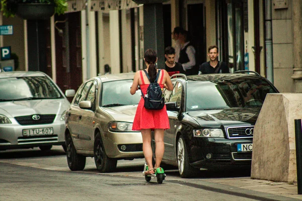 Budapeszt Węgry Lipca 2020 Widok Niezidentyfikowanych Ludzi Toczących Się Ulicach — Zdjęcie stockowe