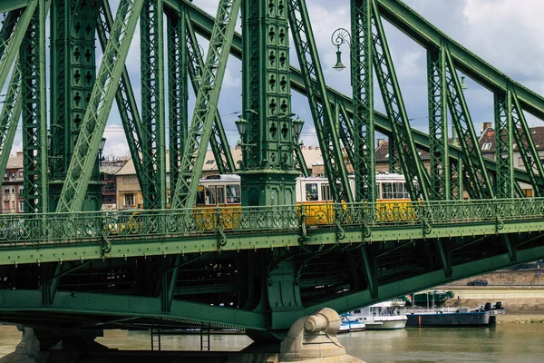 부다페스트 헝가리 July 2020 View Szechenyi Chain Bridge 다뉴브강을 가로질러 — 스톡 사진