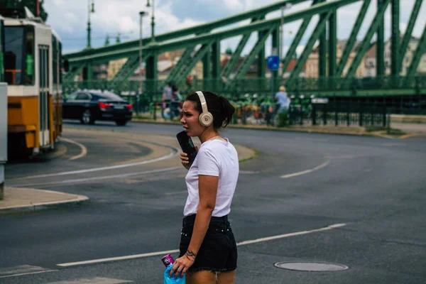 Budapest Hungary July 2020 View Unidentified Pedestrians Walking Historical Streets — Stock Photo, Image