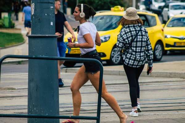 Budapeste Hungria Julho 2020 Vista Pedestres Não Identificados Andando Pelas — Fotografia de Stock