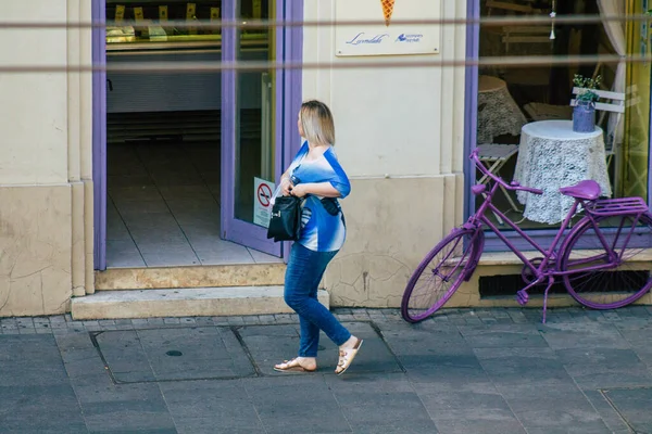 Budapest Hungary July 2020 View Unidentified Pedestrians Walking Historical Streets — Stock Photo, Image