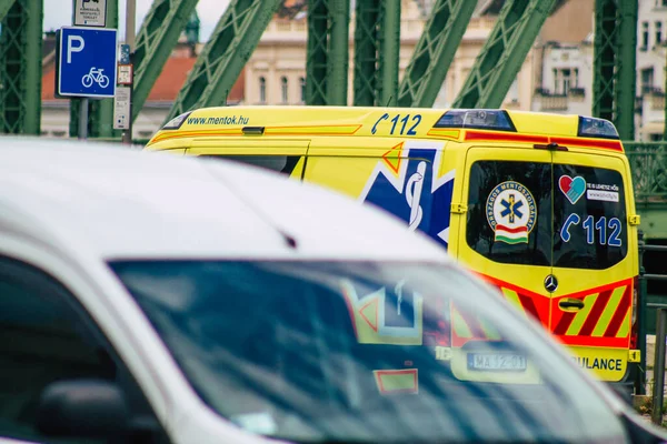 Budapest Ungern Juli 2020 Utsikt Över Ungersk Ambulans Kör Genom — Stockfoto