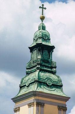 Budapeşte Macaristan 14 Temmuz 2020 Macaristan 'ın başkenti ve Macaristan' ın en kalabalık şehri olan Budapeşte 'nin şehir merkezindeki tarihi yapıların gotik mimarisine bakınız.