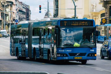 Budapeşte Macaristan 14 Temmuz 2020 Macar halk otobüsü, Macaristan 'ın başkenti Budapeşte' nin sokaklarında ve toplu taşıma sisteminin bir parçası olan yolculara yönelik.