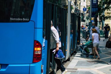Budapeşte Macaristan 14 Temmuz 2020 Macar halk otobüsü, Macaristan 'ın başkenti Budapeşte' nin sokaklarında ve toplu taşıma sisteminin bir parçası olan yolculara yönelik.