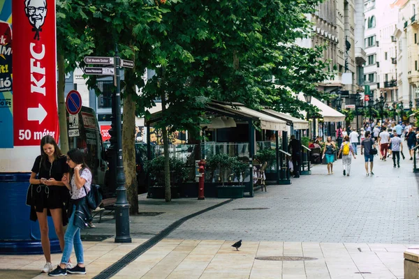 Budapest Hungría Julio 2020 Vista Peatones Identificados Caminando Por Las — Foto de Stock