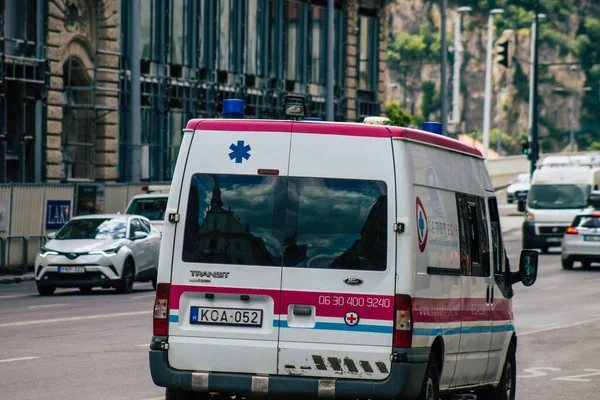 Budapeste Hungria Julho 2020 Vista Uma Ambulância Húngara Tradicional Dirigindo — Fotografia de Stock