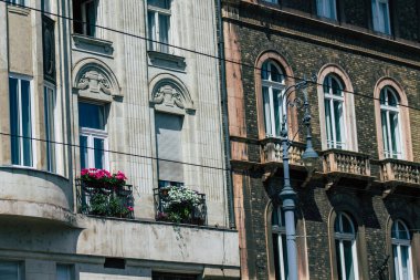 Budapeşte Macaristan 15 Temmuz 2020 Macaristan 'ın başkenti ve Macaristan' ın en kalabalık şehri olan Budapeşte 'nin şehir merkezindeki tarihi yapı manzarası