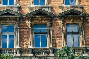 Budapeşte Macaristan 15 Temmuz 2020 Macaristan 'ın başkenti ve Macaristan' ın en kalabalık şehri olan Budapeşte 'nin şehir merkezindeki tarihi yapı manzarası