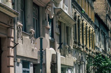 Budapeşte Macaristan 15 Temmuz 2020 Macaristan 'ın başkenti ve Macaristan' ın en kalabalık şehri olan Budapeşte 'nin şehir merkezindeki tarihi yapı manzarası