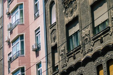 Budapeşte Macaristan 15 Temmuz 2020 Macaristan 'ın başkenti ve Macaristan' ın en kalabalık şehri olan Budapeşte 'nin şehir merkezindeki tarihi yapı manzarası