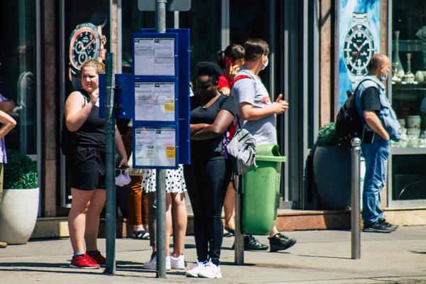 Budapest Hungary July 2020 View Unidentified Pedestrians Walking Historical Streets — Stock Photo, Image