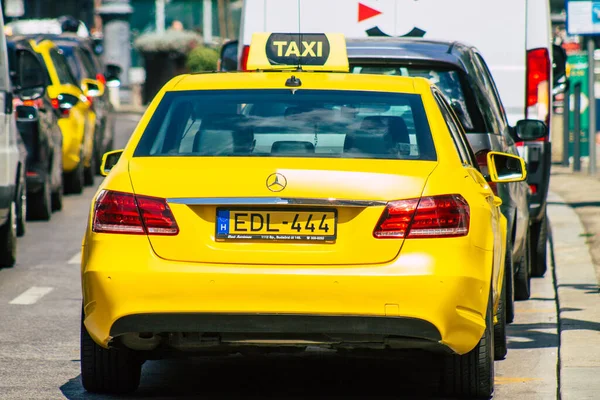 Budapest Hungría Julio 2020 Vista Taxi Húngaro Amarillo Tradicional Para — Foto de Stock