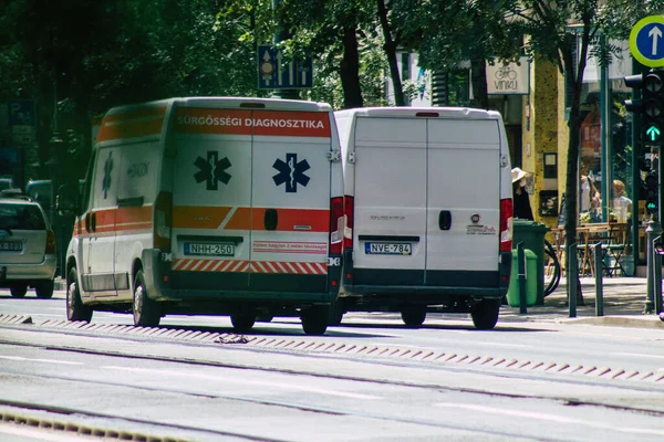 Budapest Hongrie Juillet 2020 Vue Une Ambulance Traditionnelle Hongroise Traversant — Photo