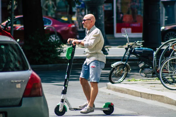 Budapest Hungría Julio 2020 Vista Personas Identificadas Rodando Con Scooters —  Fotos de Stock