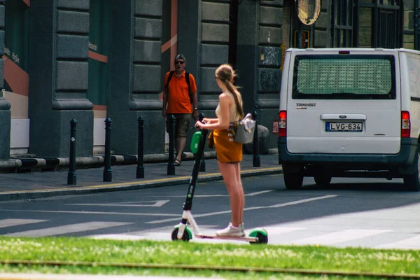 Budapest Hungary July 2020 View Unidentified People Rolling Electric Scooters — Stock Photo, Image