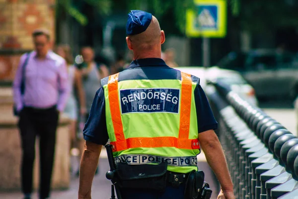 Budapest Hongrie Juillet 2020 Vue Policier Hongrois Non Identifié Marchant — Photo