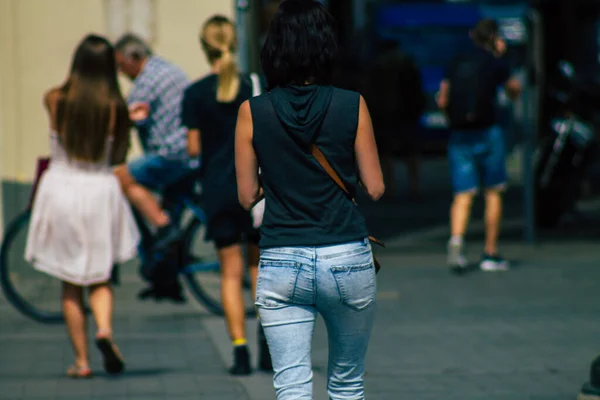 ブダペスト2020年7月16日未確認歩行者のビューブダペスト ハンガリーの最も人口の多い都市の歴史的な通りを歩く — ストック写真
