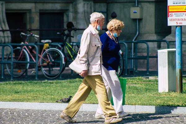 Budapest Hungary July 2020 View Unidentified Pedestrians Walking Historical Streets — Stock Photo, Image