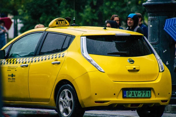 Budapest Hungary July 2020 View Traditional Yellow Hungarian Taxi Passengers — стоковое фото