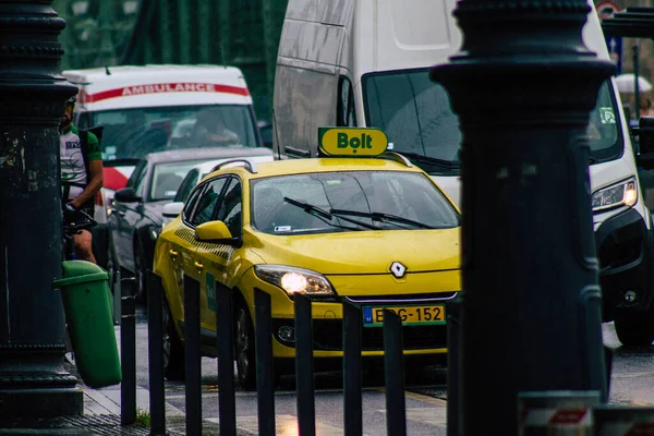 Budapeszt Węgry Lipca 2020 Widok Tradycyjnej Żółtej Węgierskiej Taksówki Dla — Zdjęcie stockowe