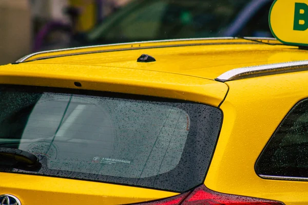 Budapest Hungary July 2020 View Traditional Yellow Hungarian Taxi Passengers — Stock Photo, Image