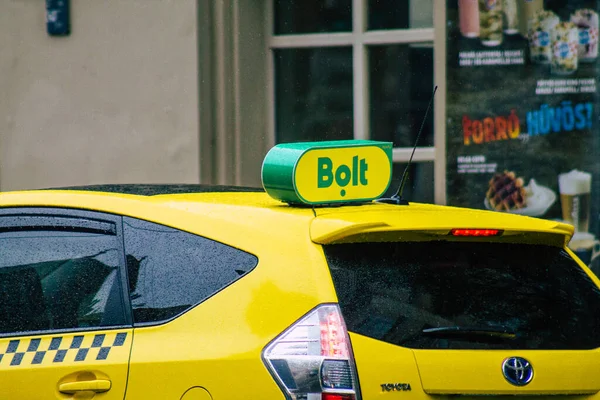 Budapeste Hungria Julho 2020 Vista Táxi Húngaro Amarelo Tradicional Para — Fotografia de Stock