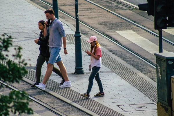 Budapeste Hungria Julho 2020 Vista Pedestres Não Identificados Caminhando Uma — Fotografia de Stock