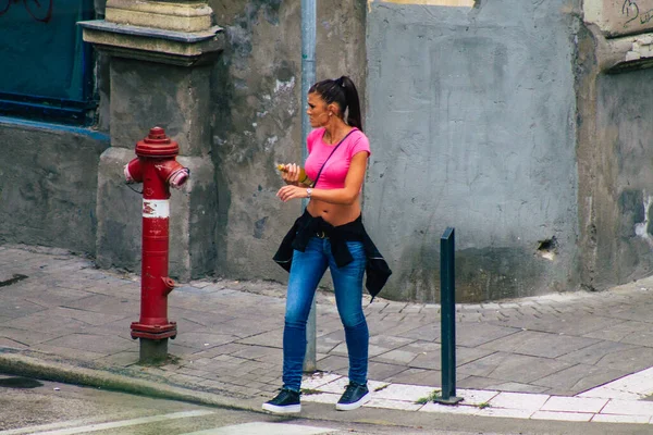 부다페스트 헝가리 July 2020 View Unidentified Woman Walk Old Streets — 스톡 사진