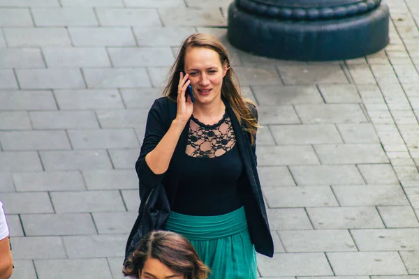 부다페스트 헝가리 July 2020 View Unidentified Woman Walk Old Streets — 스톡 사진