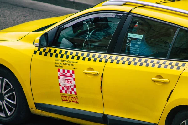 Budapest Hungary July 2020 View Traditional Yellow Hungarian Taxi Passengers — Stock Photo, Image