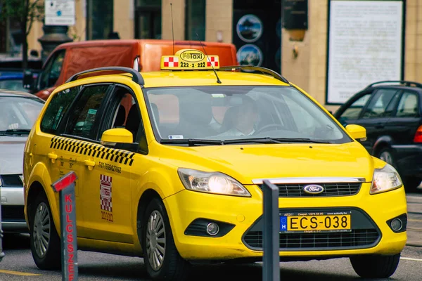 Budapest Hungary July 2020 View Traditional Yellow Hungarian Taxi Passengers — Stock Photo, Image