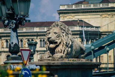 Budapeşte Macaristan 20 Temmuz 2020 Szechenyi Zinciri Köprüsü Macaristan 'ın başkenti Budapeşte' nin batı ve doğu tarafları olan Budapeşte ve Pest arasında Tuna Nehri boyunca uzanan bir köprüdür.